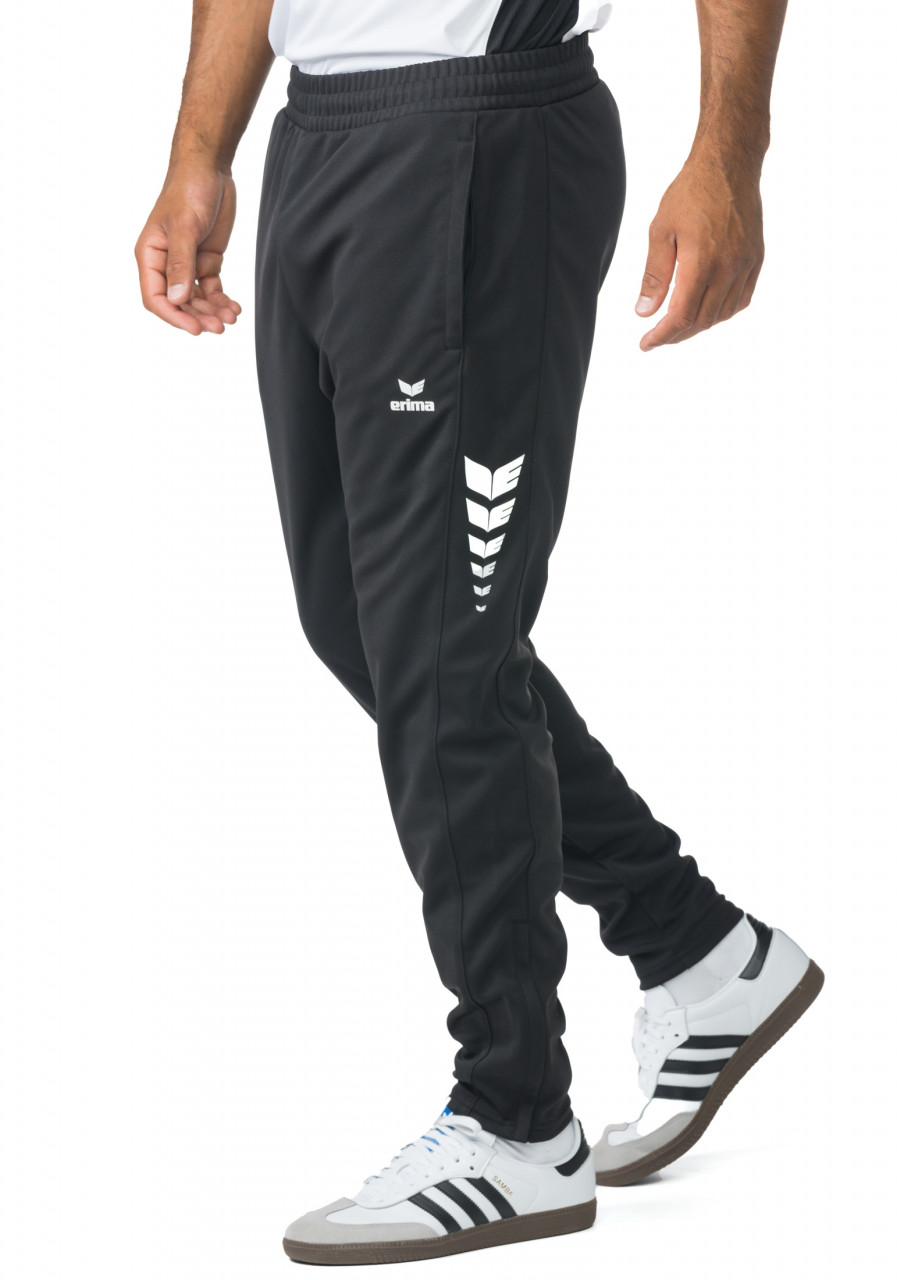 ERIMA CELEBRATE 125 Trainingshose – schwarz (Am Modell)