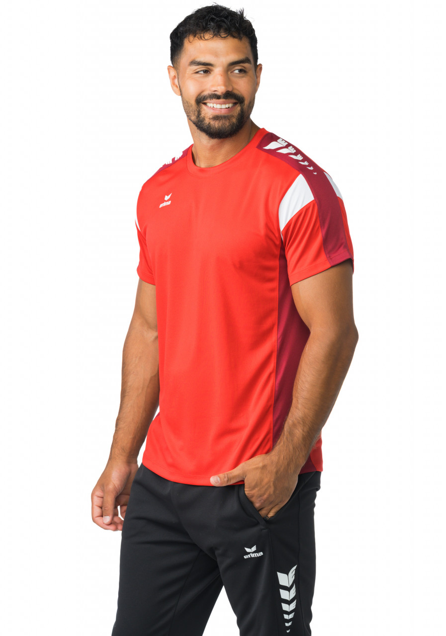 ERIMA CELEBRATE 125 T-Shirt – rot/new bordeaux (Am Modell)